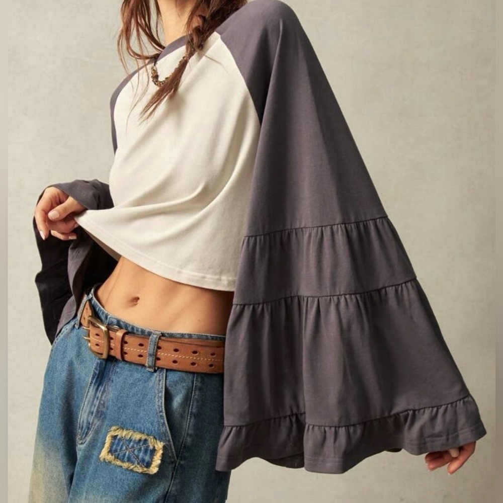 LAST ONEGray and White Women's Top - Picture 4 of 9